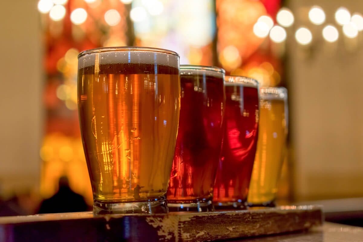 $1 off flagship pints during happy hour